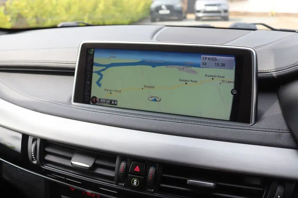 2015-bmw-x6-30td-xdrive30d-m-sport-big-23