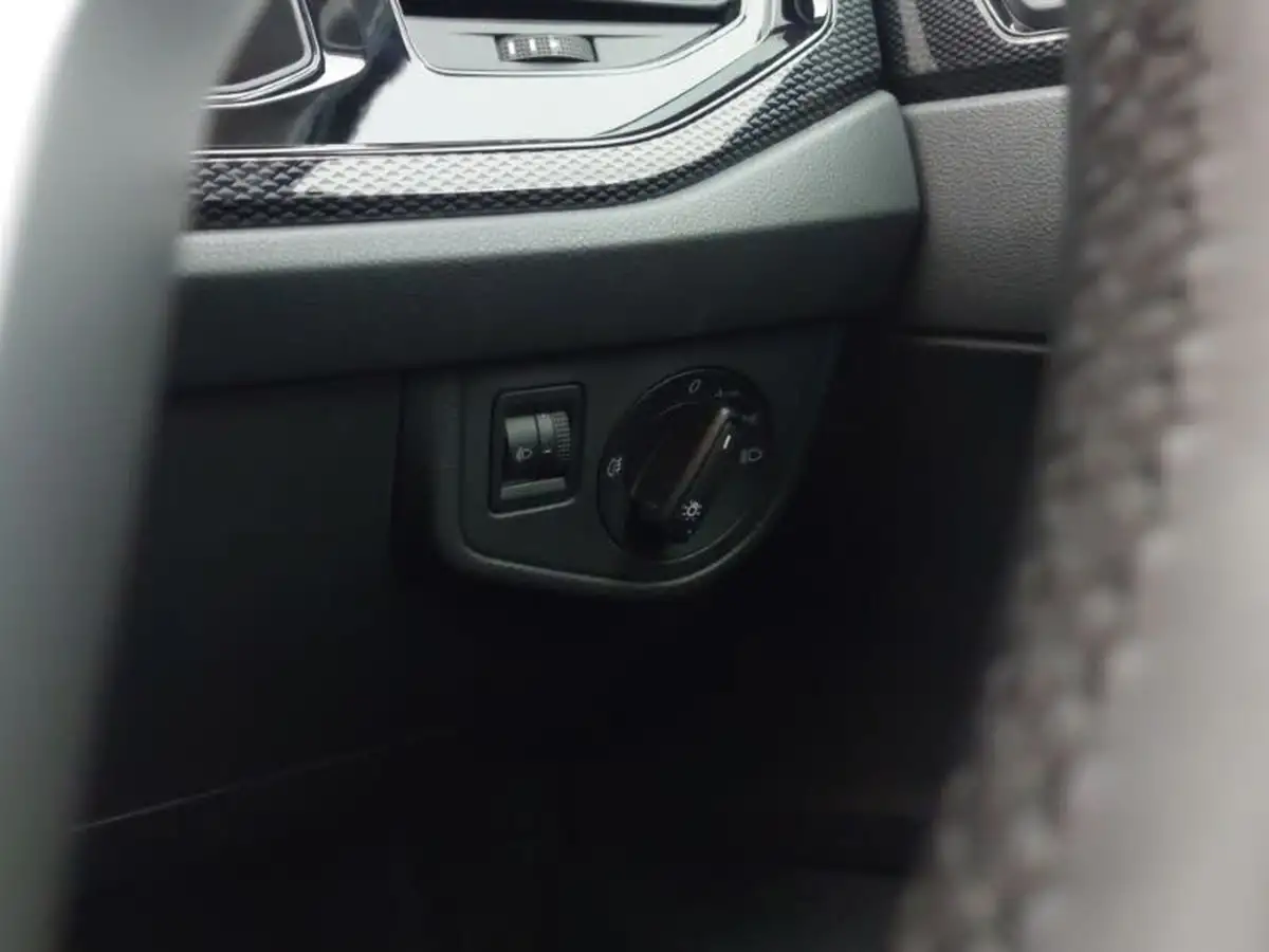 2023-volkswagen-polo-10-tsi-life-dsg-big-13