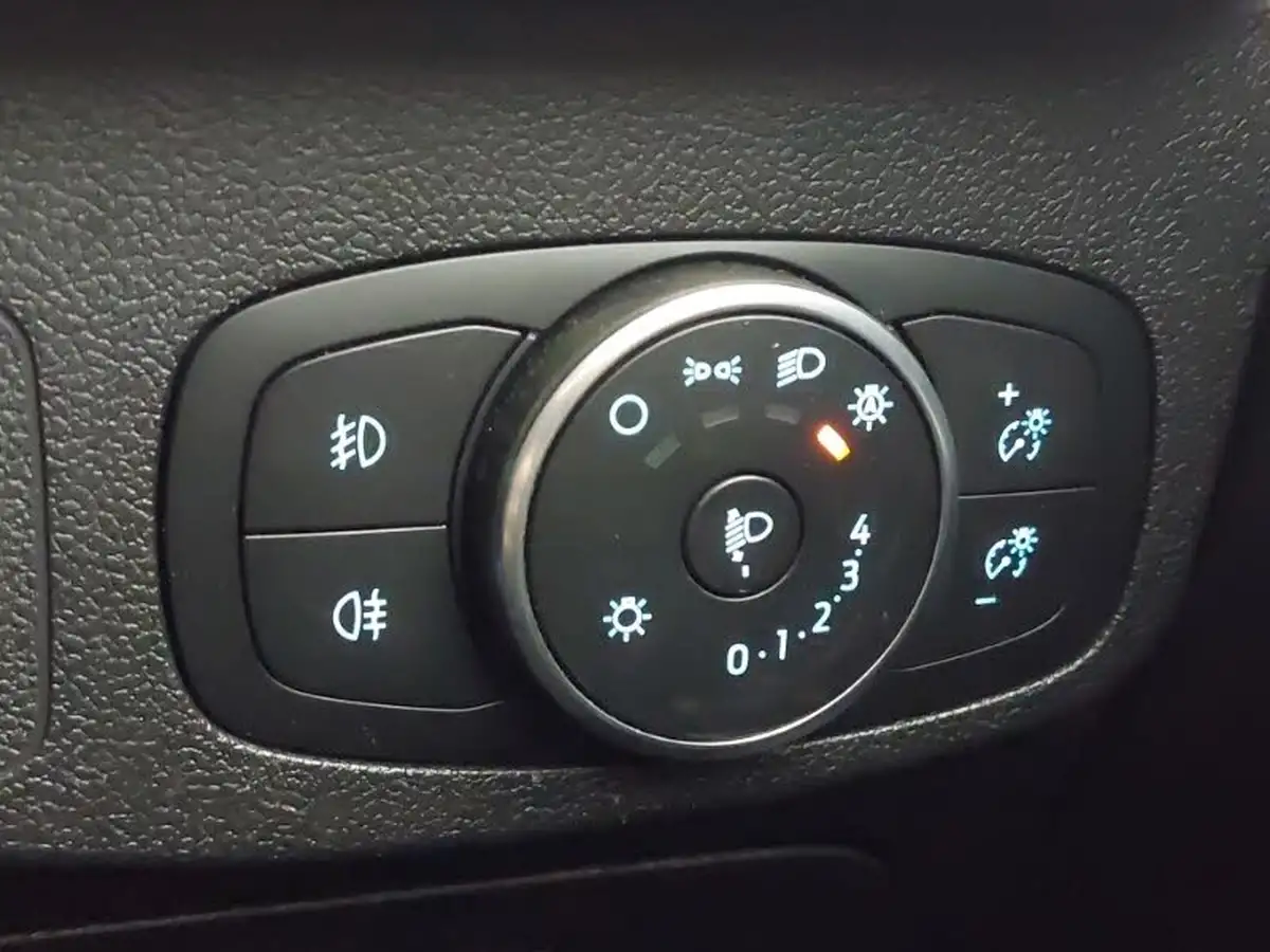 2018-ford-focus-10t-st-line-x-125ps-hatchback-big-16