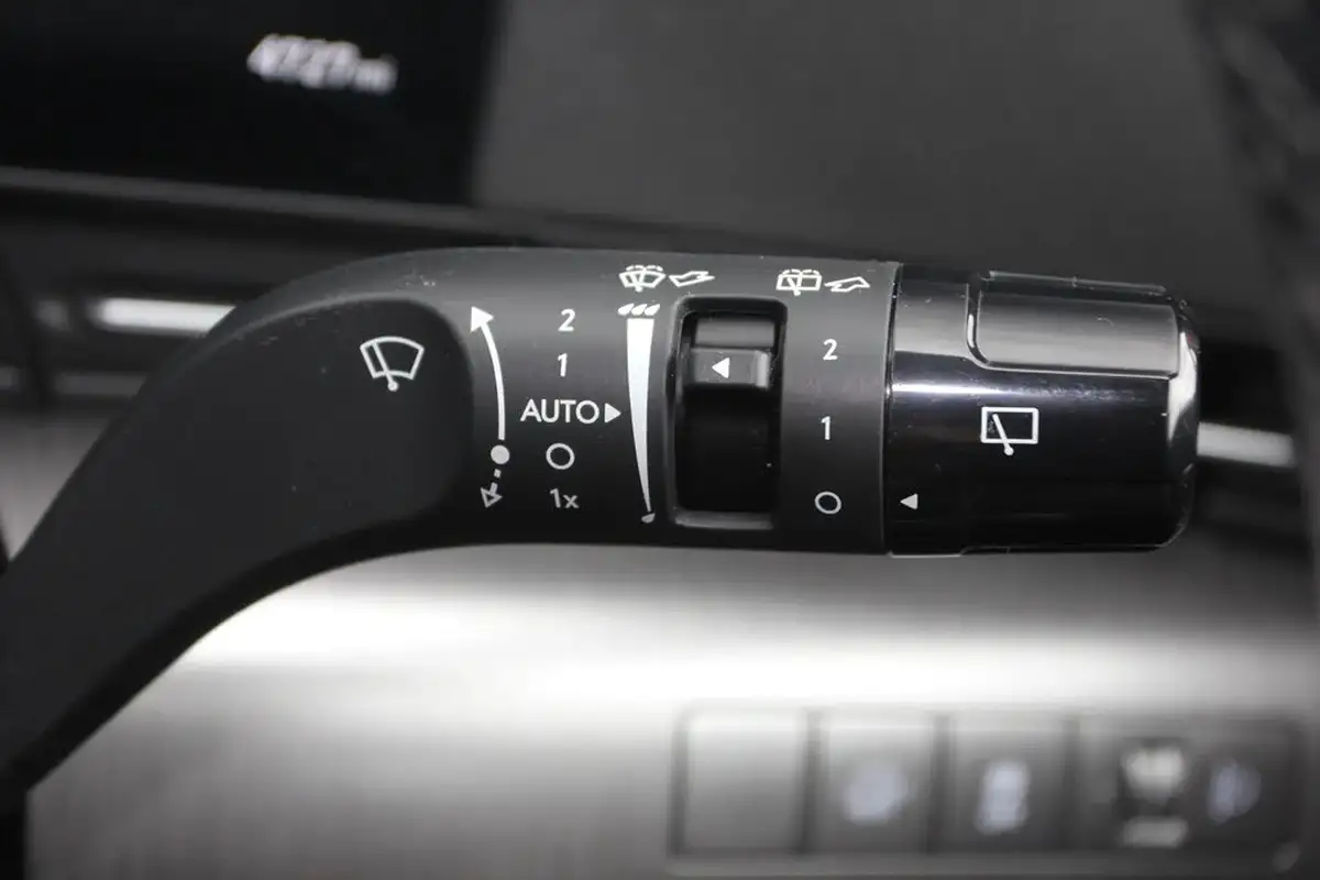 2024-hyundai-kona-16-gdi-ultimate-141ps-dct-big-27