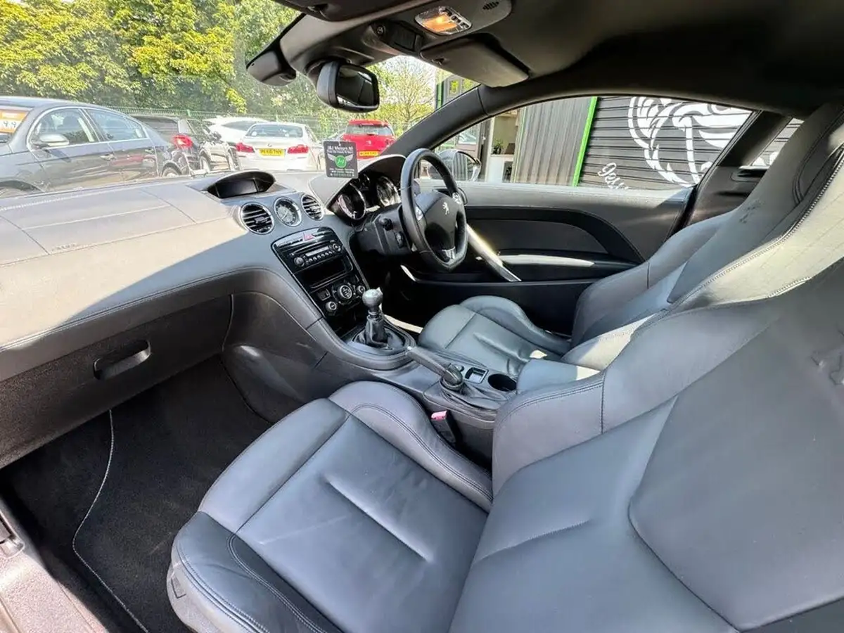 2012-peugeot-rcz-16-gt-156bhp-big-9