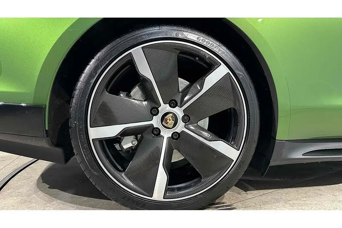 2022-porsche-taycan-e-turbo-big-20