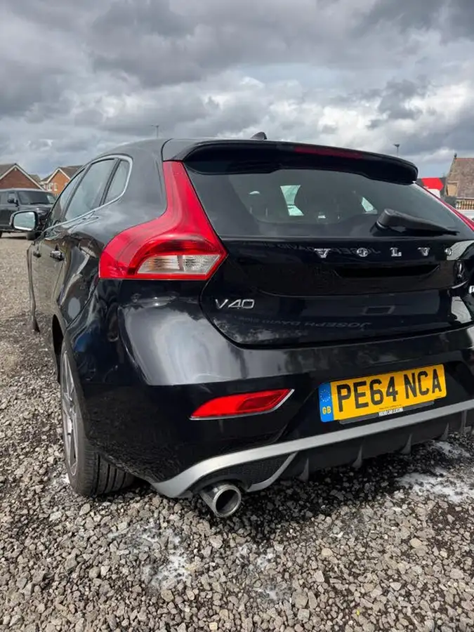 2014-volvo-v40-16td-d2-r-design-nav-big-4