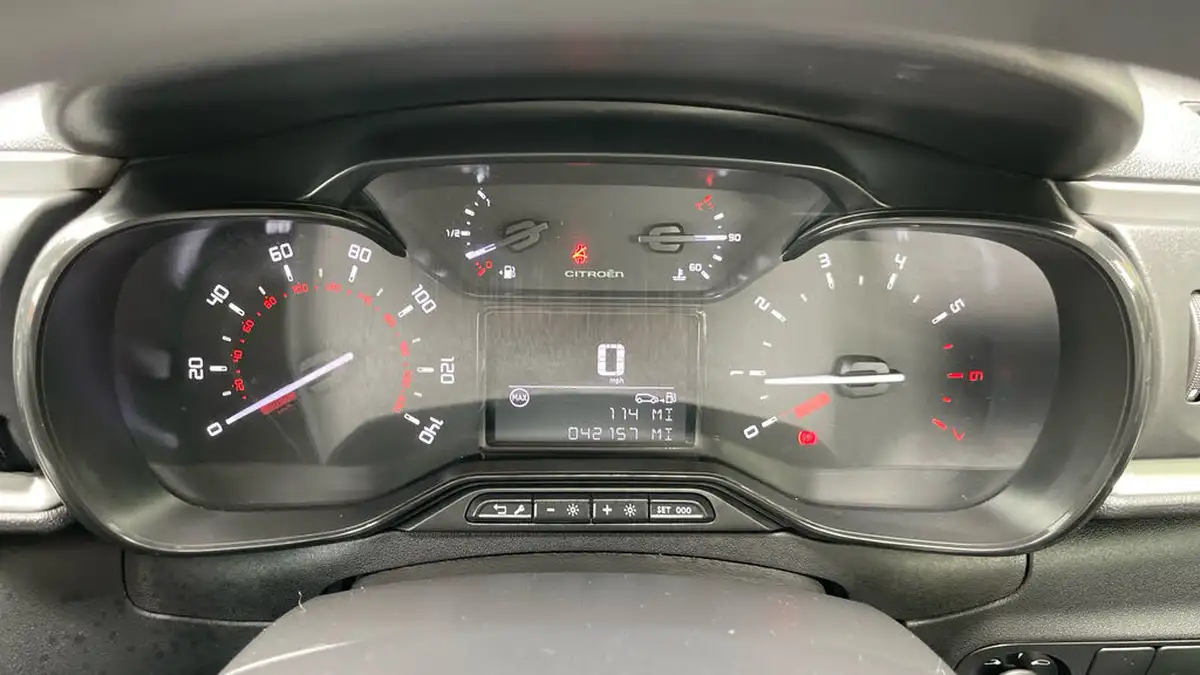 2021-citroen-c3-12-puretech-shine-83ps-big-12