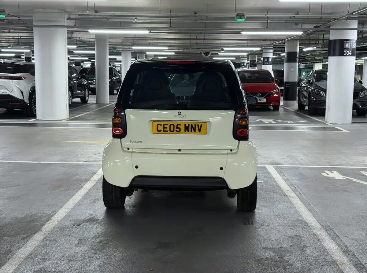 2005-smart-smart-07-fortwo-pure-50bhp-hatchback-3d-big-9