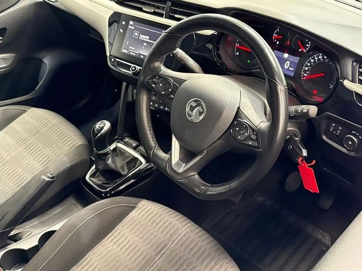 2021-vauxhall-corsa-12i-se-big-2