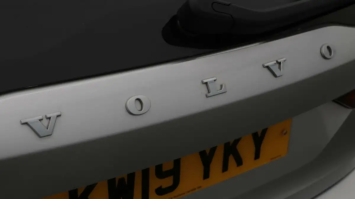 2019-volvo-v90-20td-d4-r-design-big-20