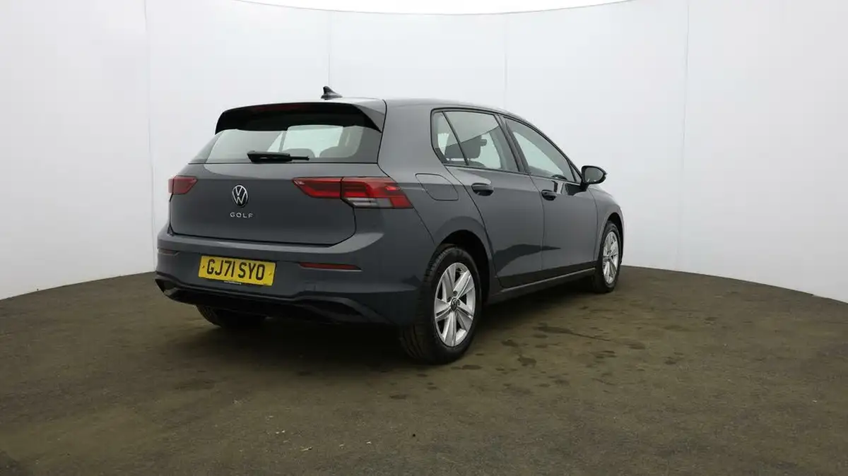 2021-volkswagen-golf-10-tsi-life-hatchback-big-51