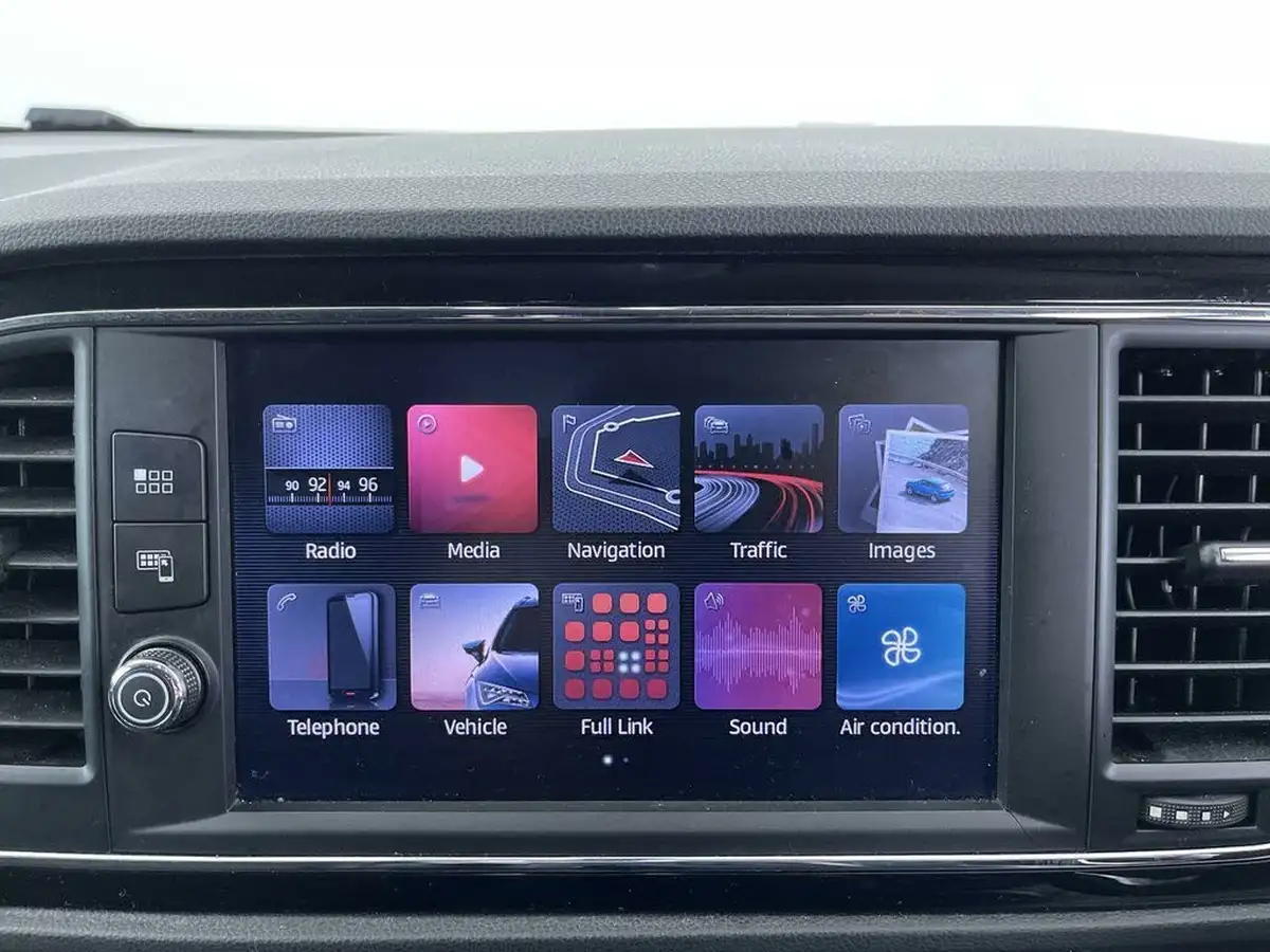 2019-seat-leon-20-tsi-fr-hatchback-big-38