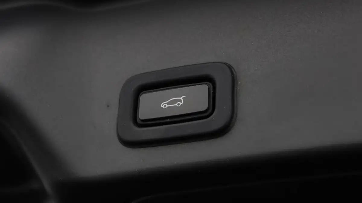 2021-land-rover-range-rover-evoque-15-p300e-r-dynamic-hse-big-22