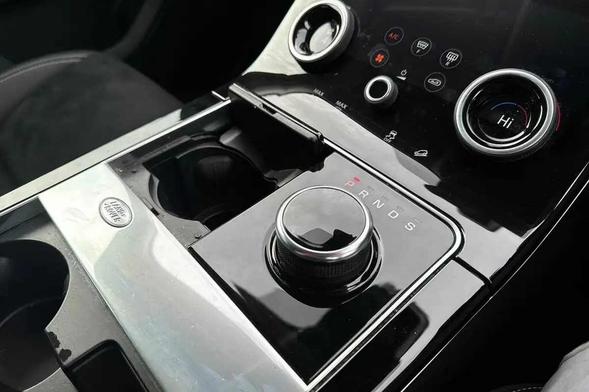 2020-land-rover-range-rover-velar-20-d180-no-trim-big-12