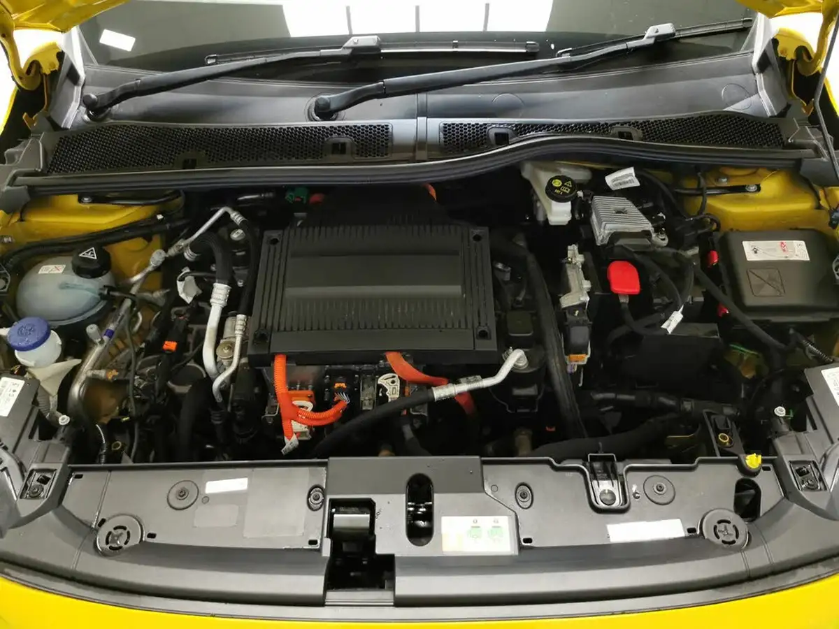 2020-peugeot-208-e-allure-big-26