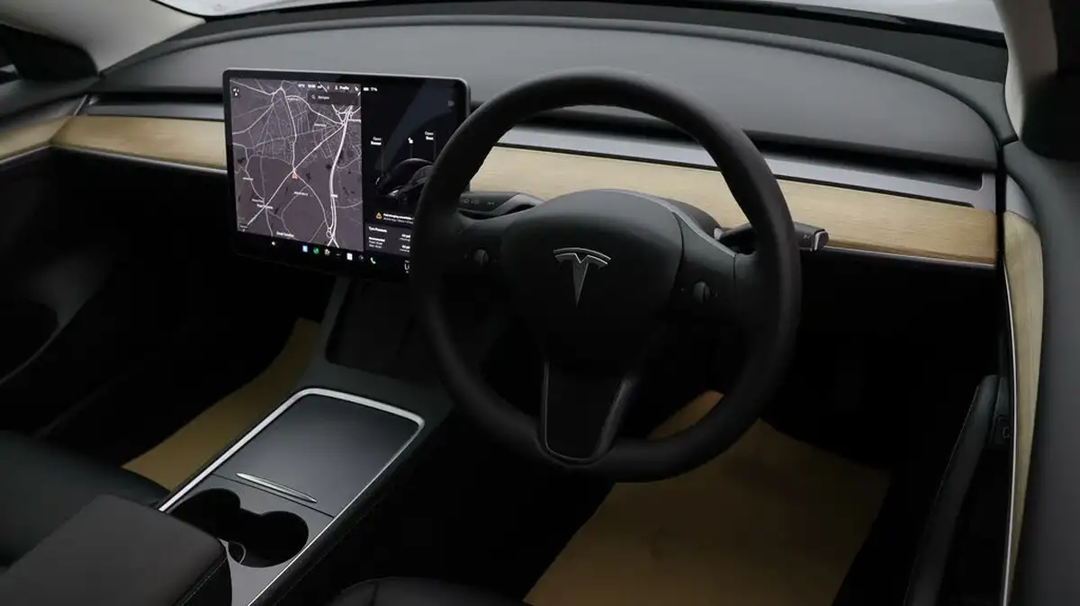 2021-tesla-model-3-e-long-range-awd-big-8