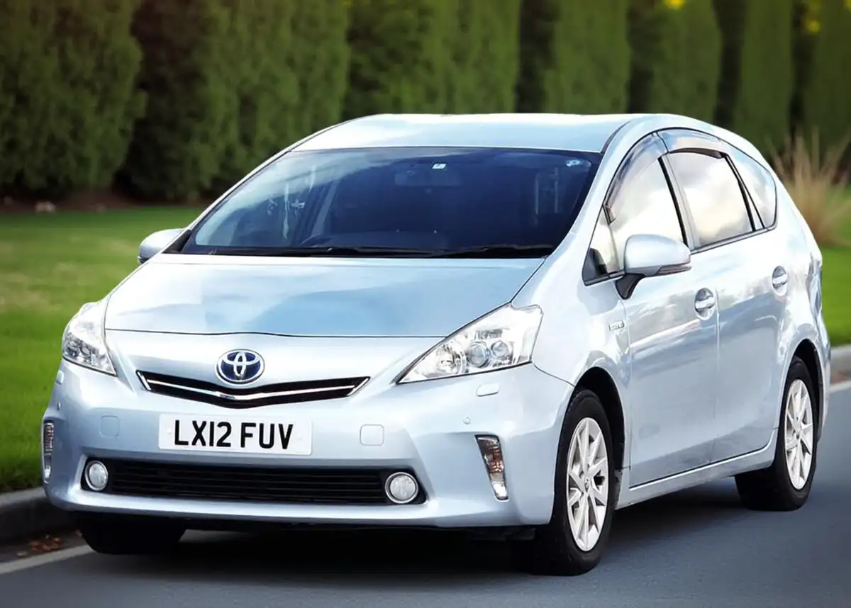 2012-toyota-prius-18-vvt-i-t4-hybrid-big-71