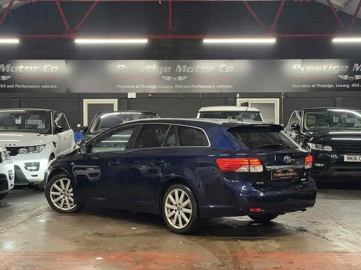 2012-toyota-avensis-22td-t-spirit-22d-cat-estate-5d-auto-big-2