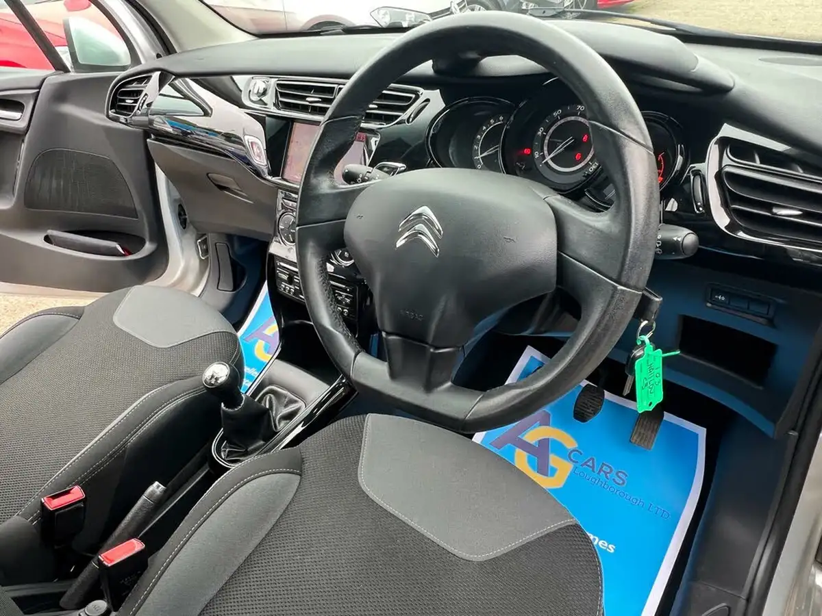 2011-citroen-c3-14-connexion-big-2