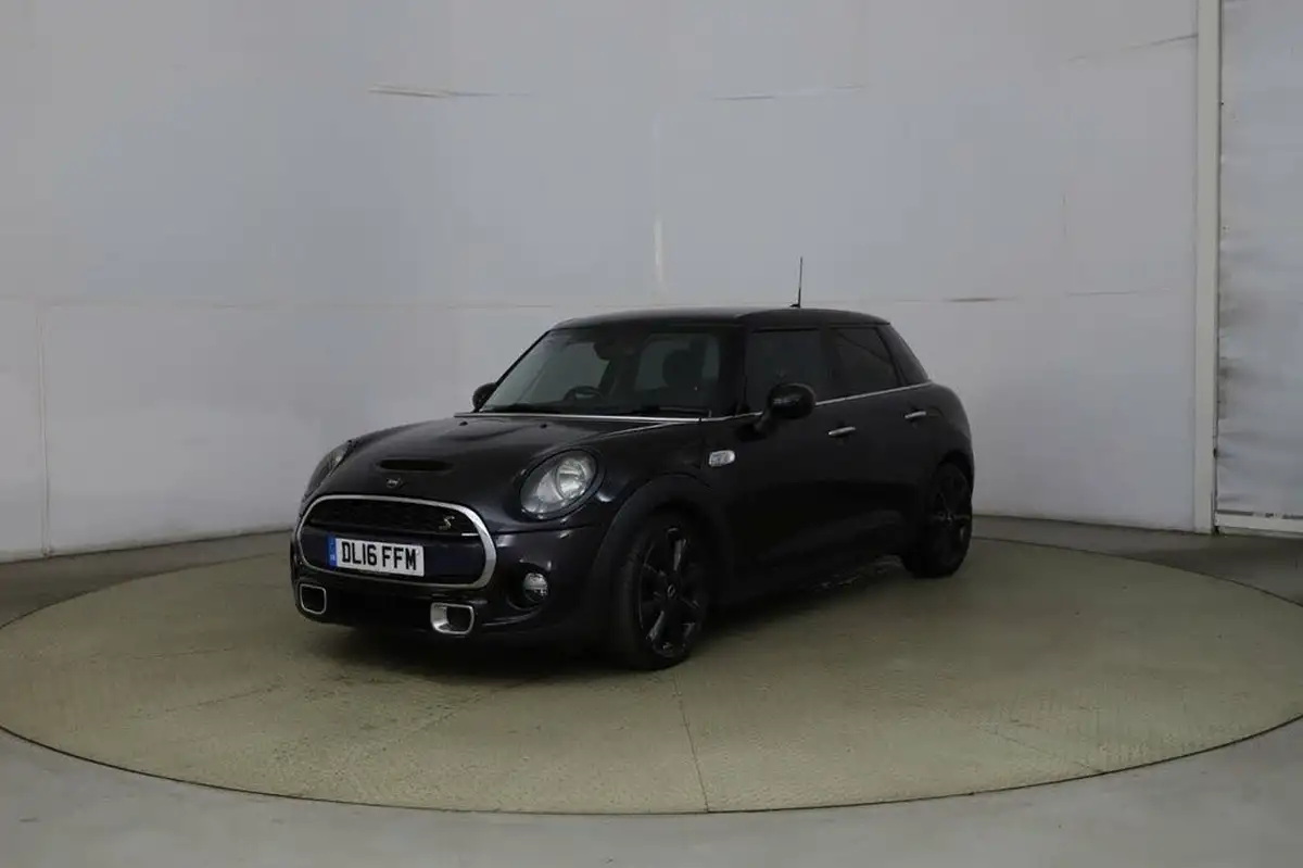 2016-mini-cooper-20-cooper-s-ss-hatchback-5d-big-2