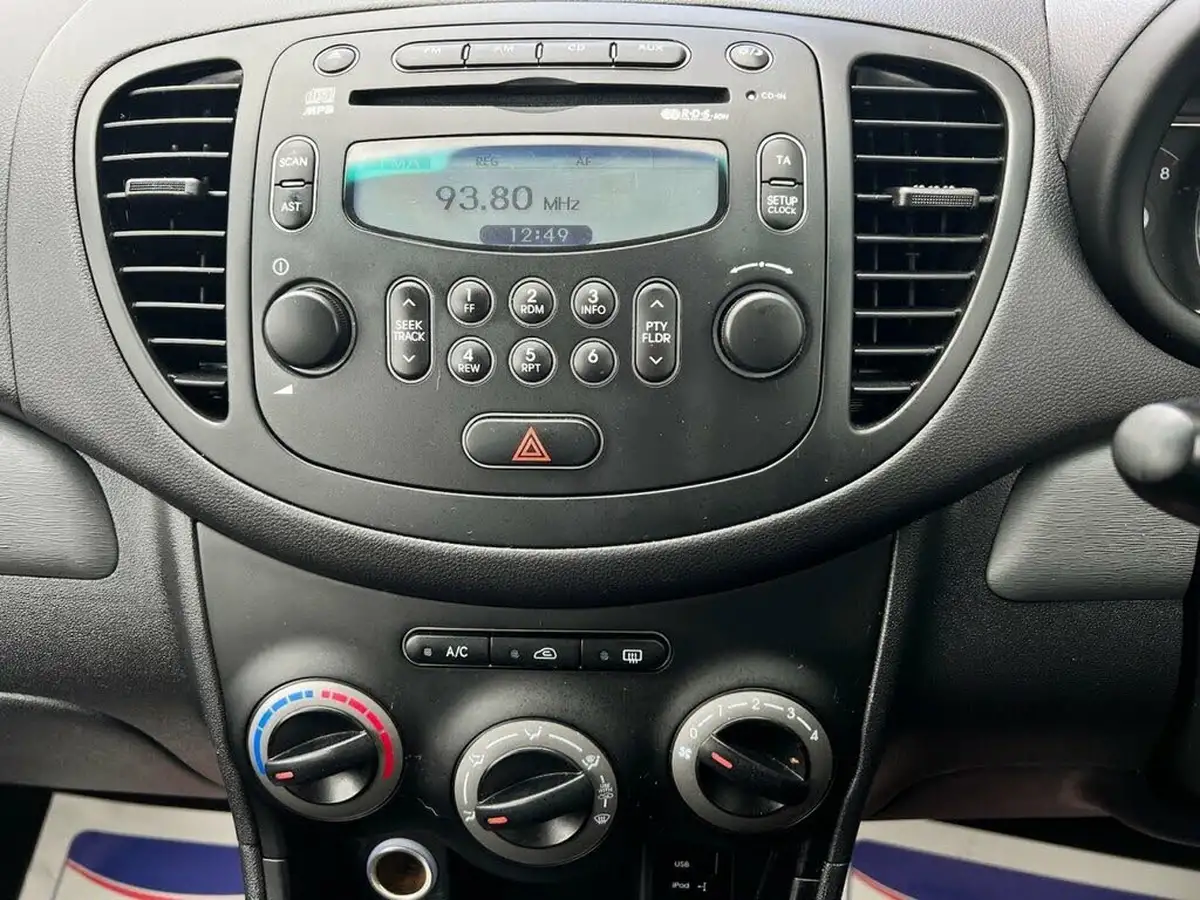 2013-hyundai-i10-12-active-auto-big-10