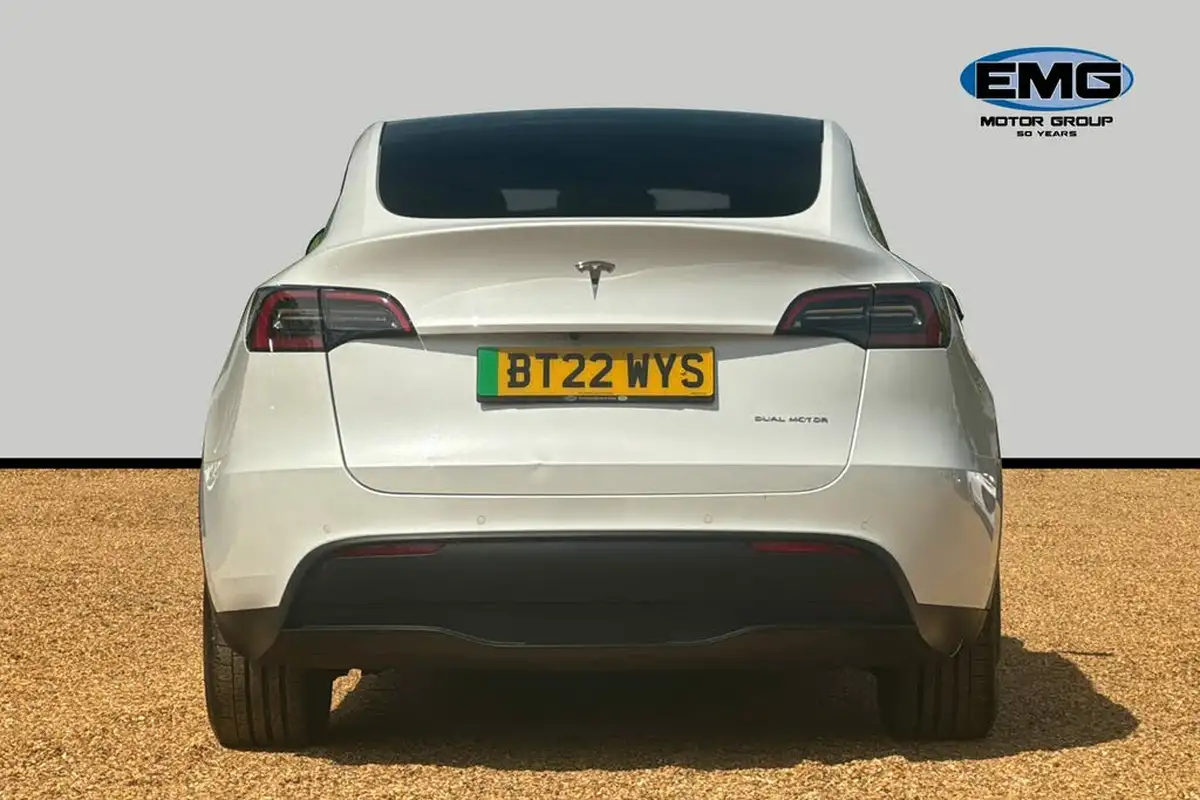 2022-tesla-model-y-e-long-range-big-5