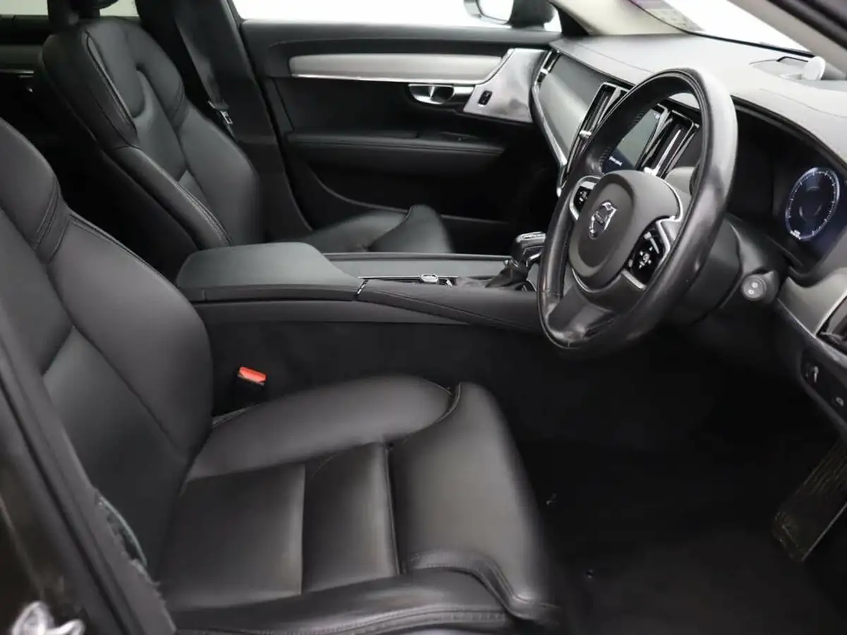 2018-volvo-v90-20td-d5-cross-country-pro-awd-big-22