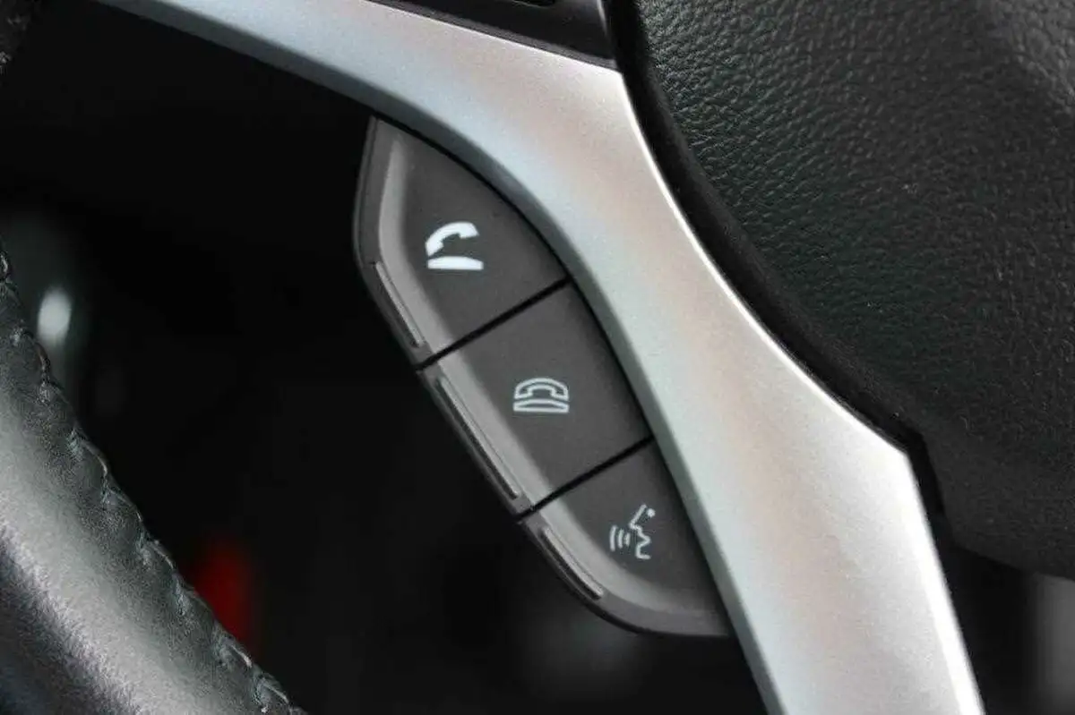 2022-suzuki-ignis-12-dualjet-sz5-big-30