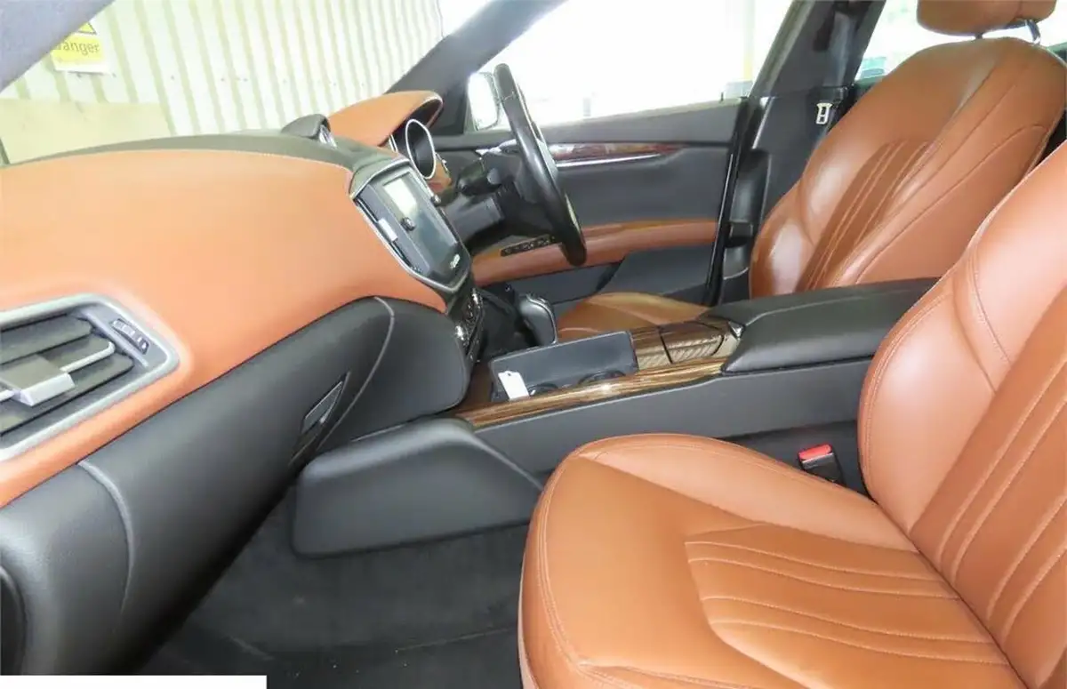2014-maserati-ghibli-30td-big-1