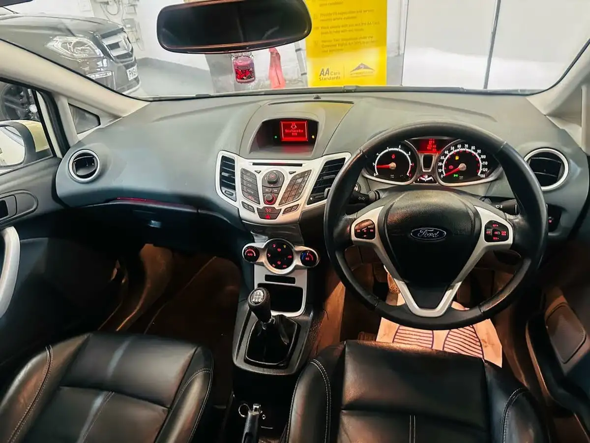 2009-ford-fiesta-16-titanium-5d-big-21