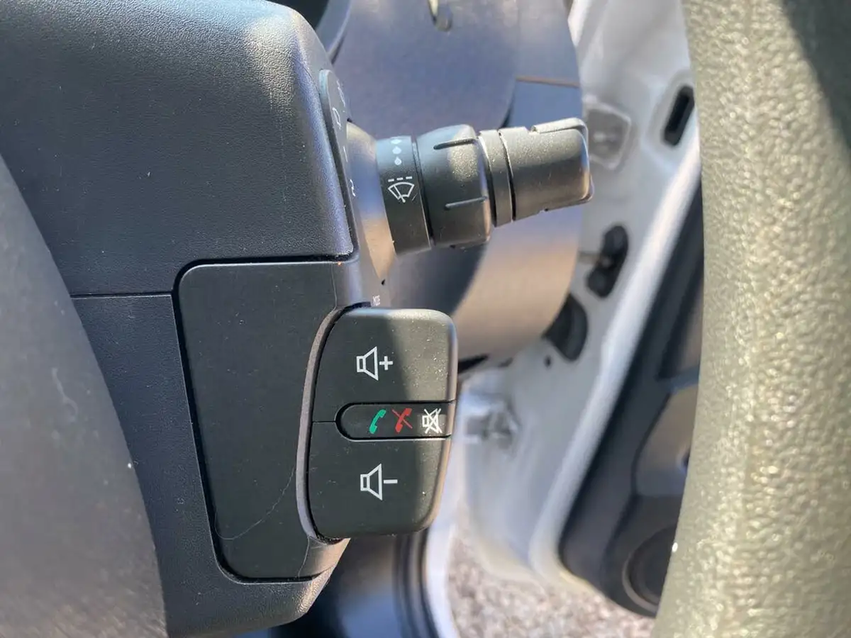 2015-renault-kangoo-15td-ml19-dci-75-business-panel-big-38