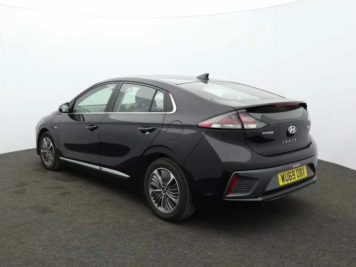 2019-hyundai-ioniq-16-gdi-premium-plug-in-hybrid-big-6