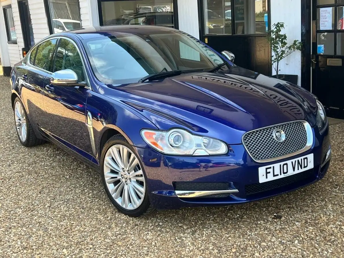 2010-jaguar-xf-30-luxury-big-0