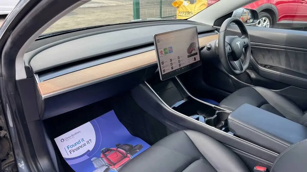 2020-tesla-model-3-e-standard-plus-big-17