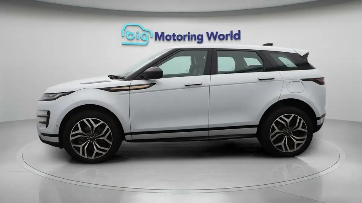 2021-land-rover-range-rover-evoque-15-p300e-r-dynamic-hse-big-4
