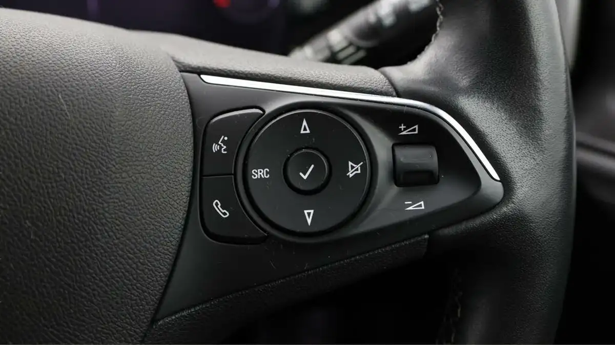 2022-vauxhall-mokka-e-elite-premium-big-21