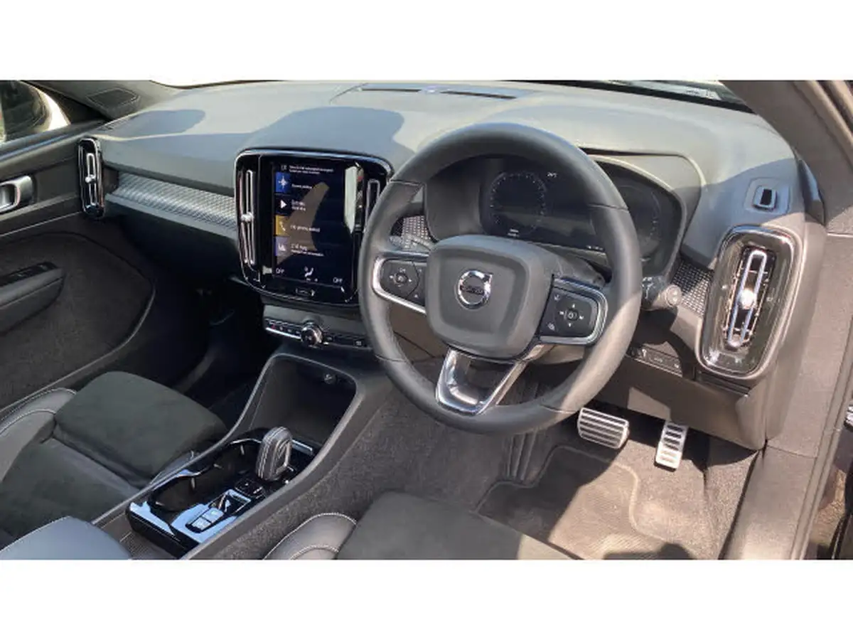2022-volvo-xc40-15-t4-r-design-big-4