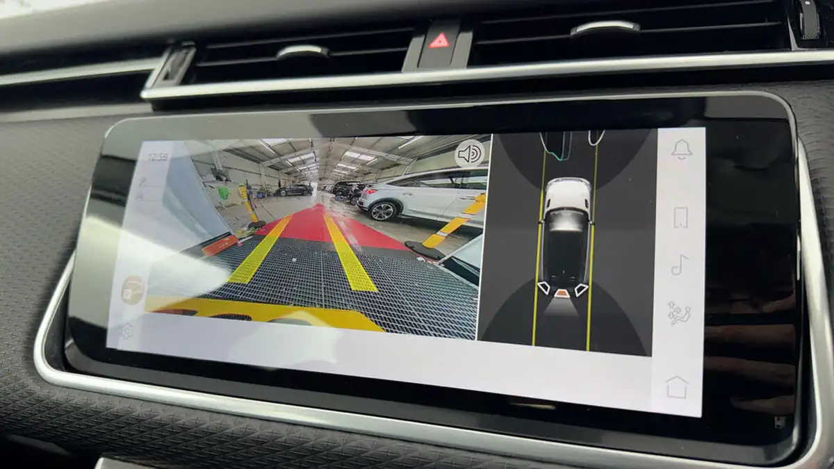 2022-land-rover-range-rover-velar-20-d200-velar-big-18