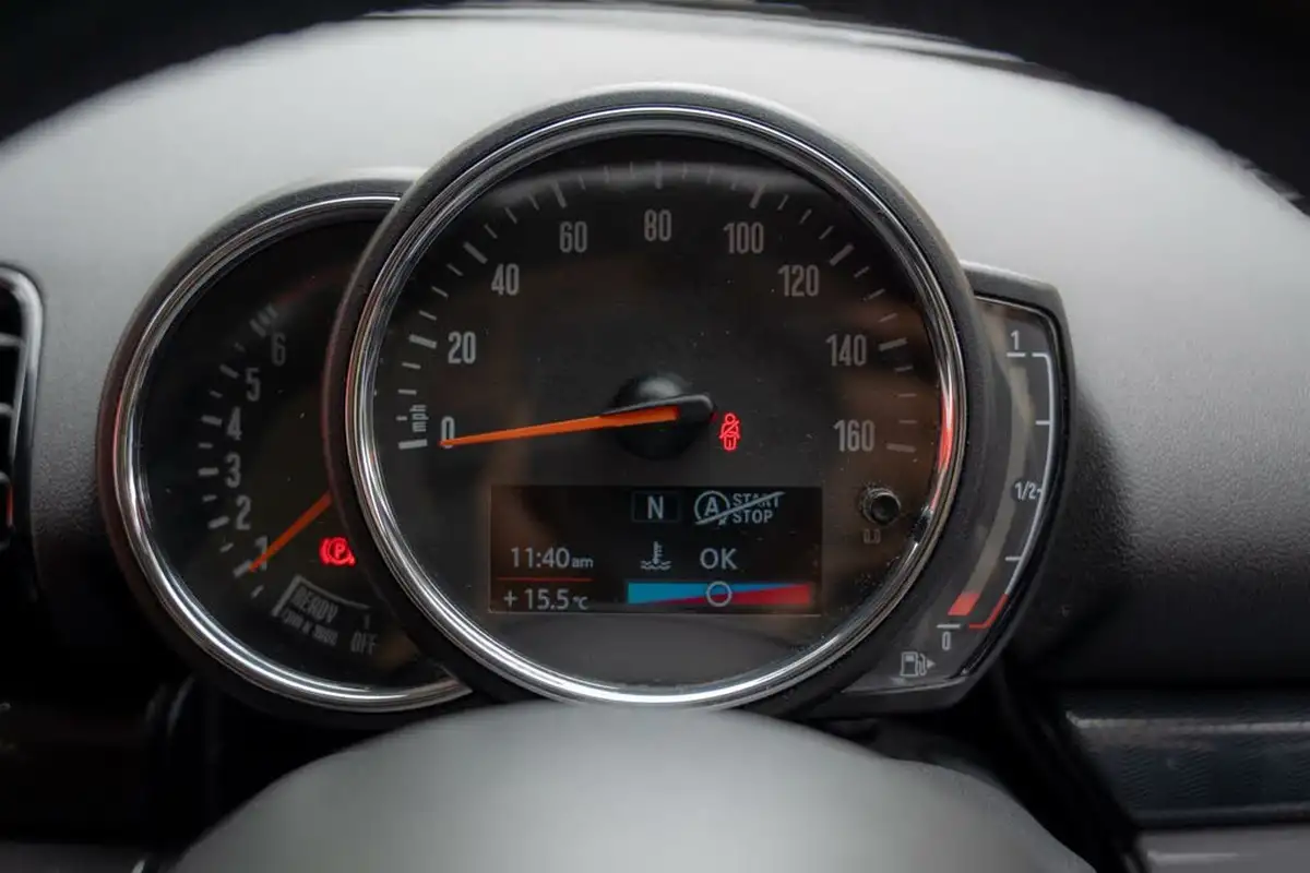 2018-mini-clubman-15-cooper-ss-big-46