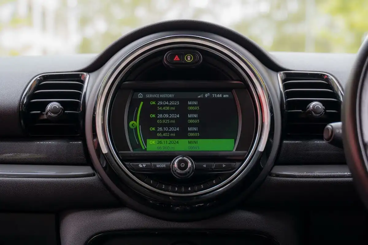 2018-mini-clubman-15-cooper-ss-big-70