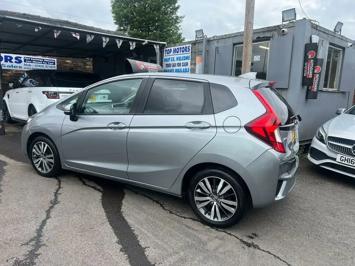 2016-honda-jazz-13-i-vtec-ex-cvt-big-8