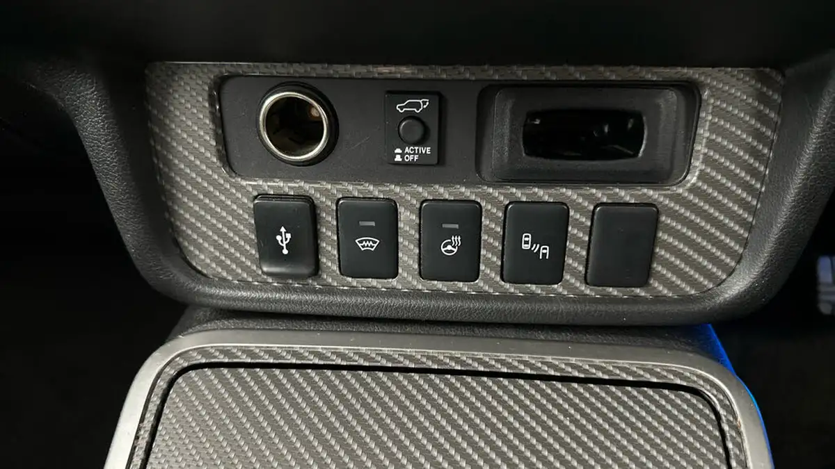 2018-mitsubishi-outlander-24-5h-phev-big-32