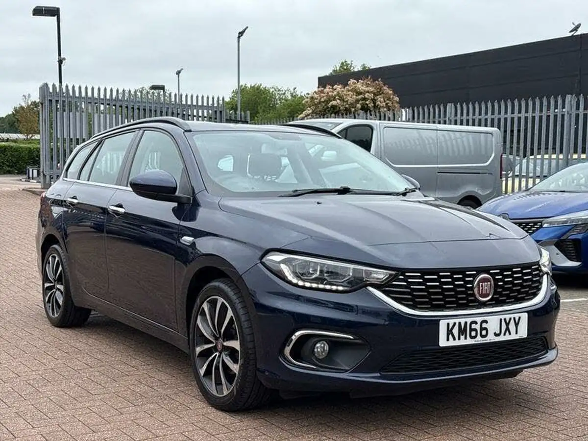 2016-fiat-tipo-14-tjet-lounge-station-wagon-big-0