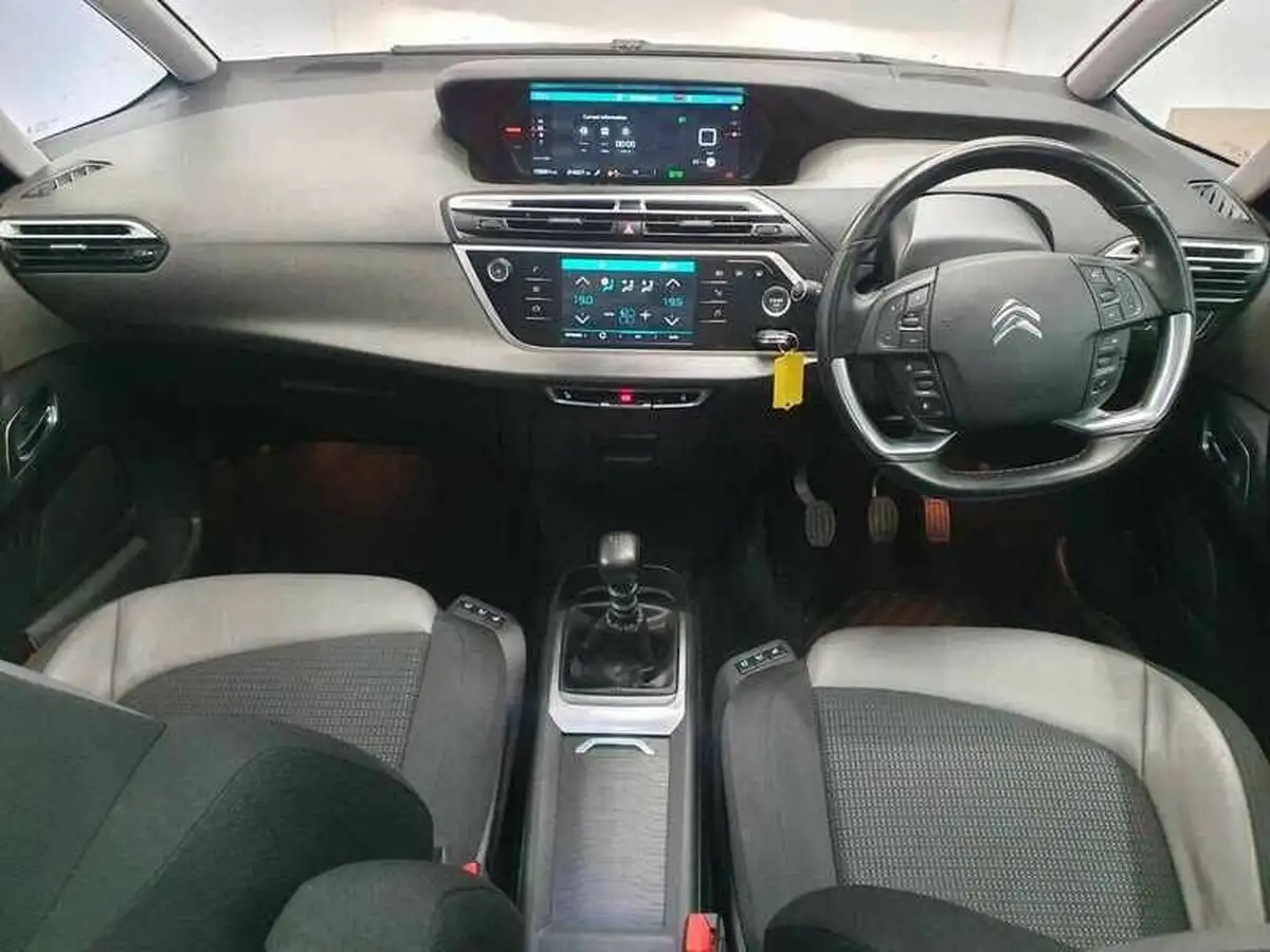 2019-citroen-grand-c4-spacetourer-12-puretech-flair-big-10
