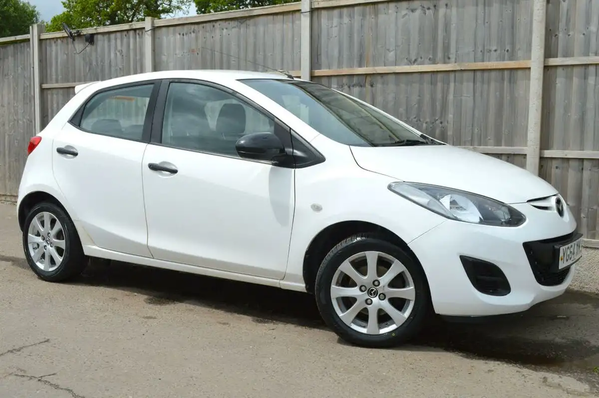 2014-mazda-mazda2-13-se-air-con-big-14