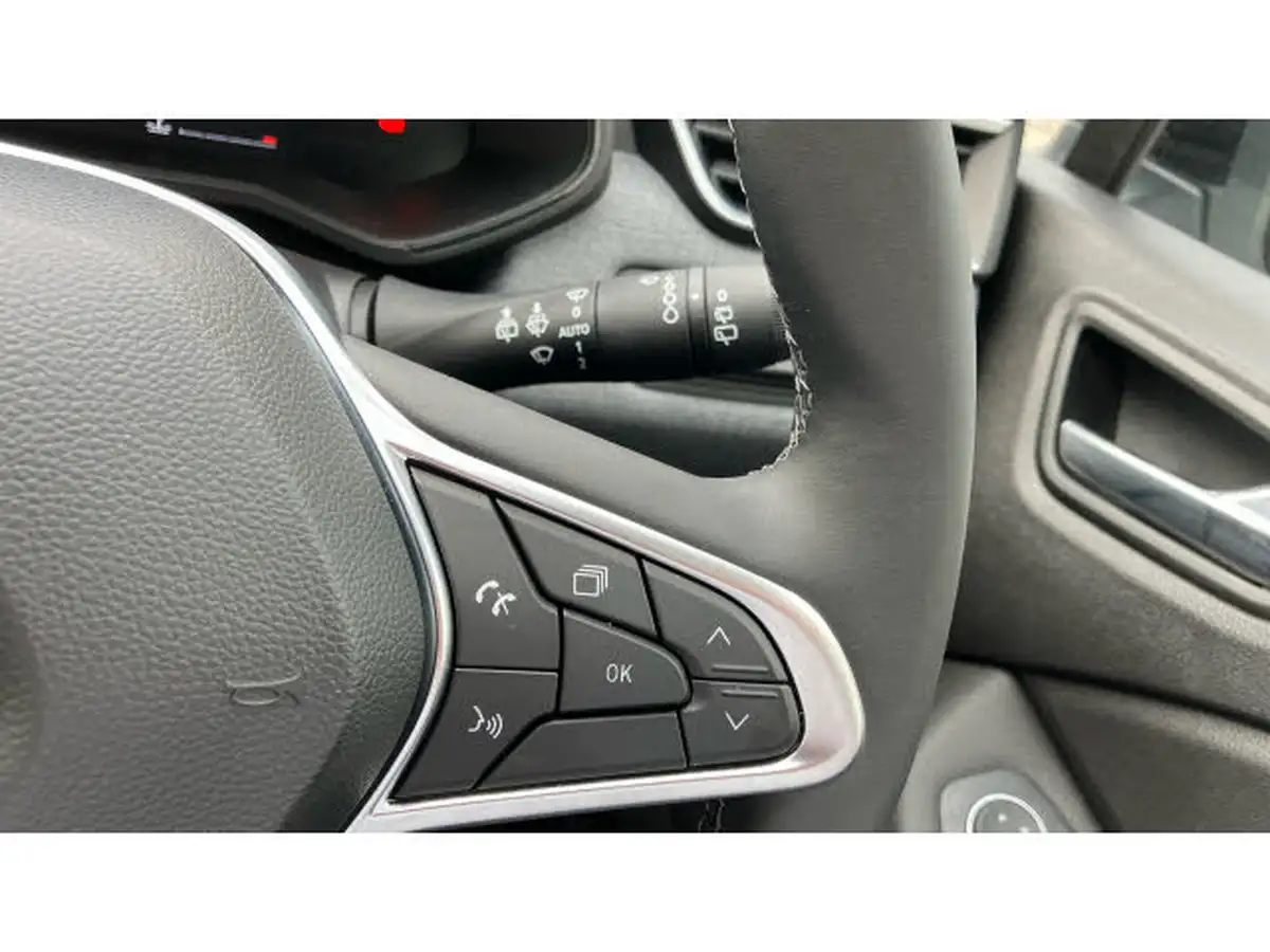 2024-renault-clio-10-tce-evolution-big-13