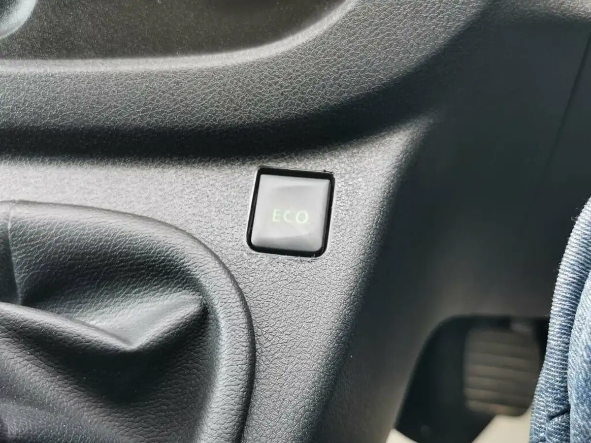 2021-renault-trafic-20dci-ll30-energy-120-business-panel-big-18