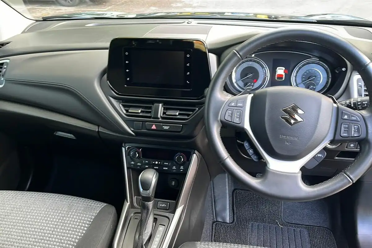2024-suzuki-s-cross-15-motion-big-31