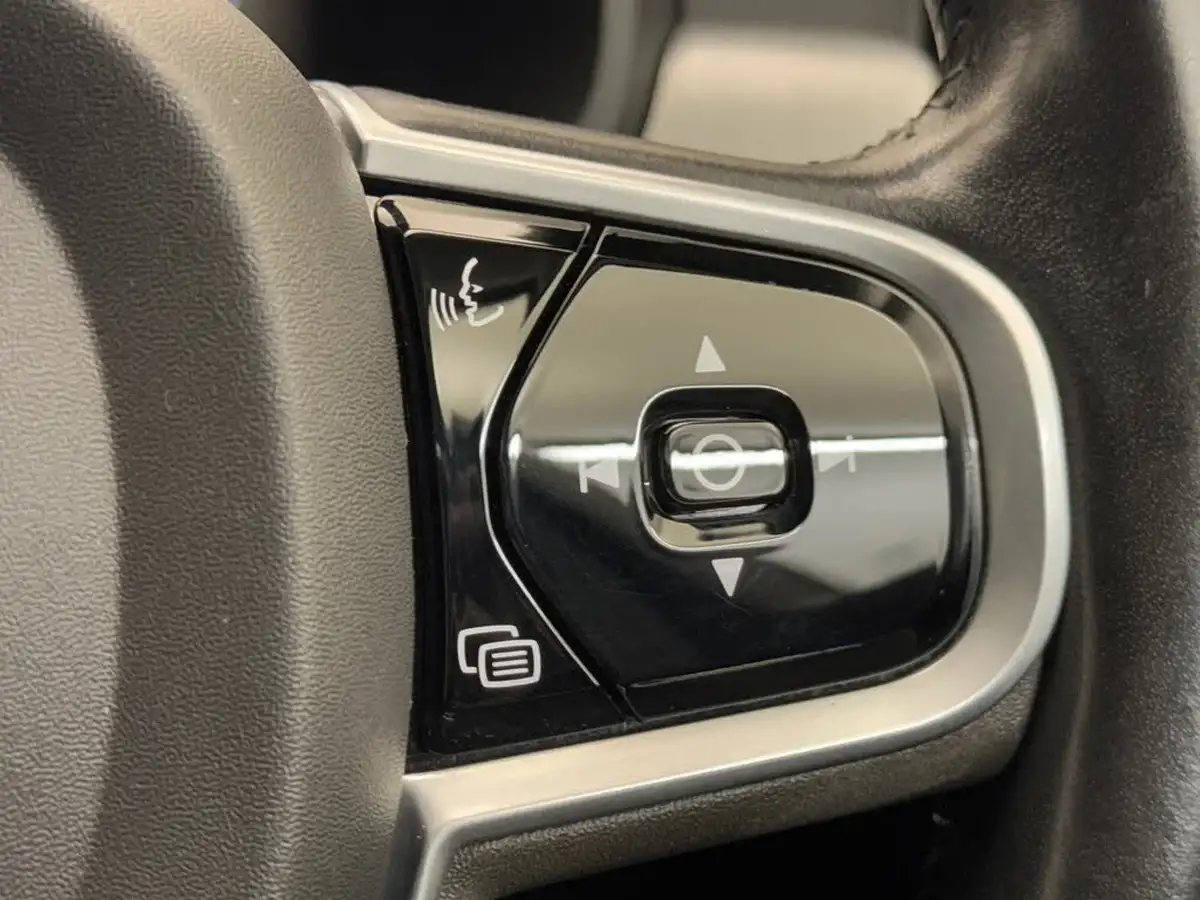 2019-volvo-v90-20-t4-momentum-plus-big-22