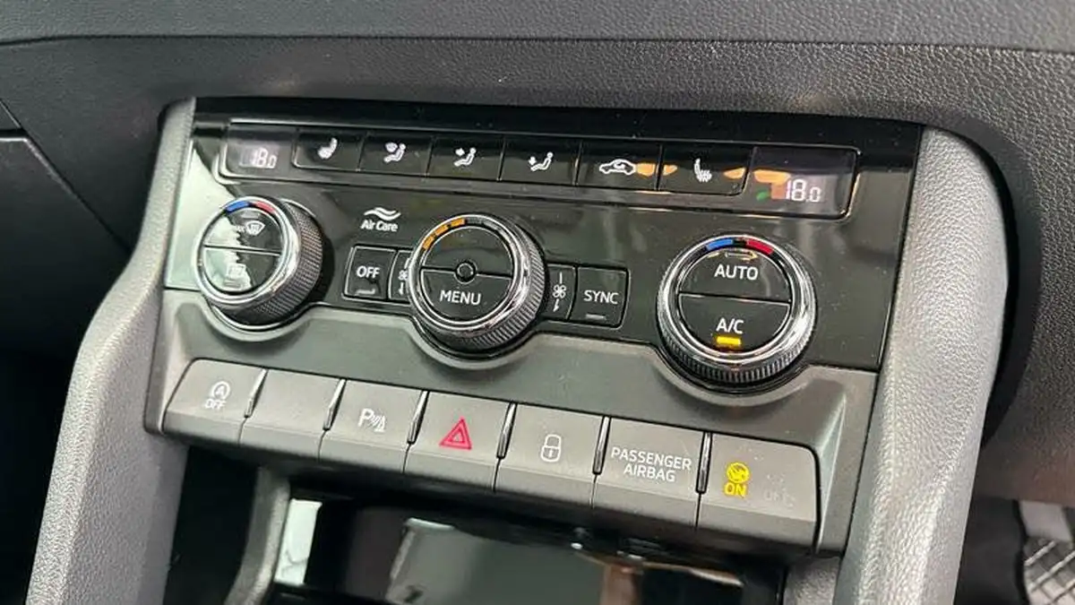 2021-skoda-karoq-10-tsi-se-l-110ps-big-24