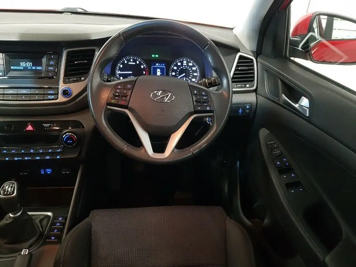 2017-hyundai-tucson-16-gdi-blue-drive-se-big-6