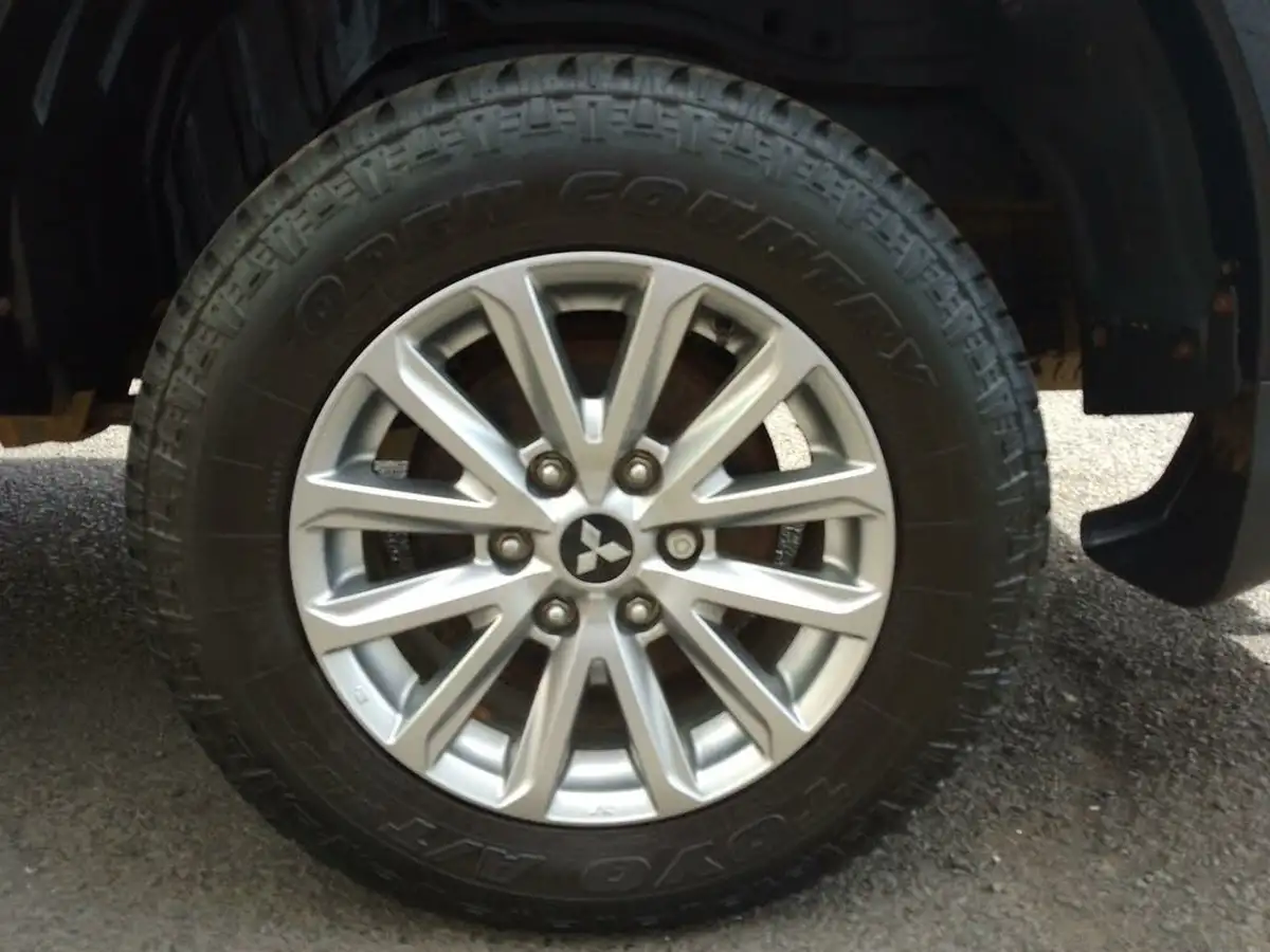 2019-mitsubishi-l200-24di-d-warrior-eu6b-auto-big-19