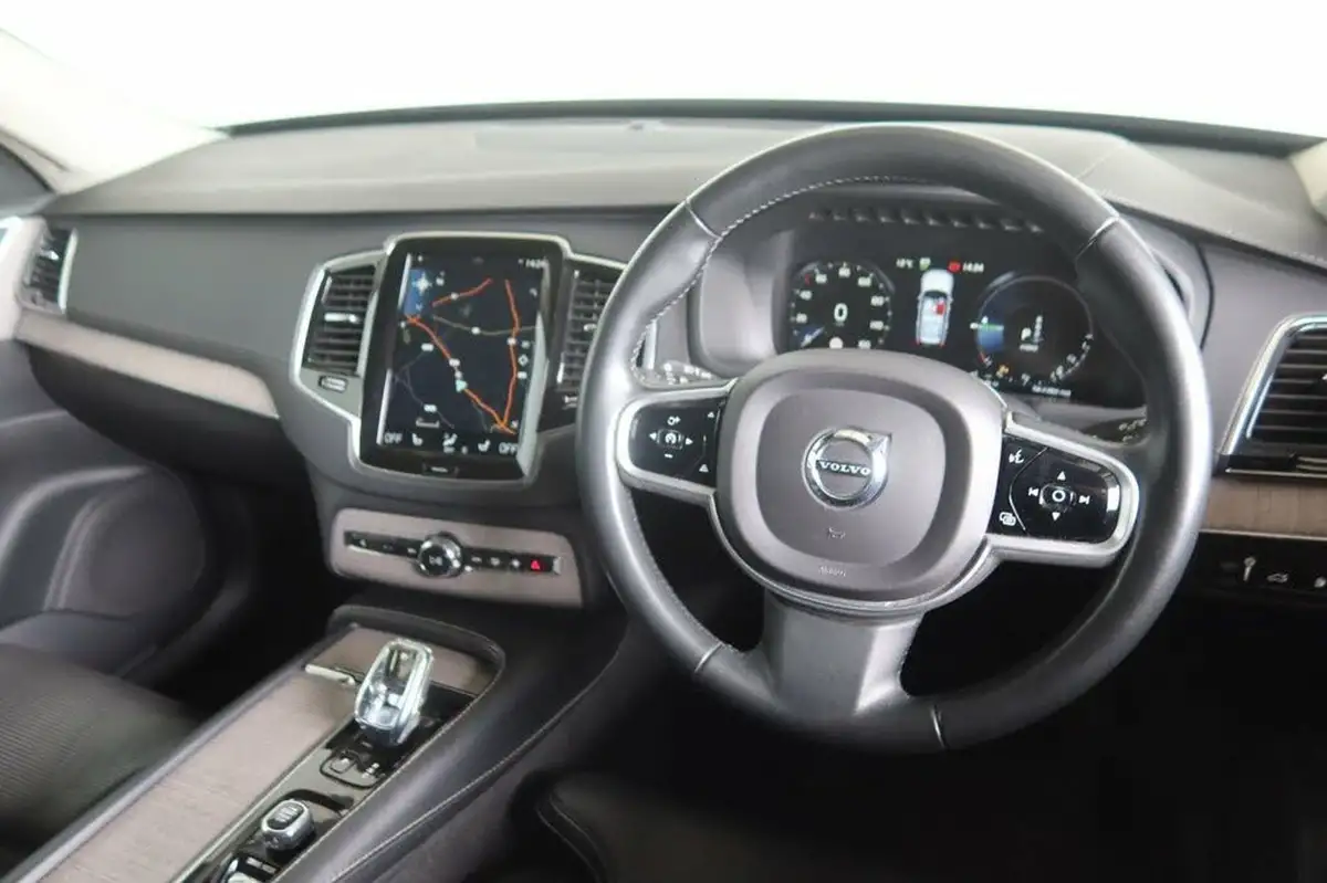 2021-volvo-xc90-20-t8-inscription-390bhp-big-4